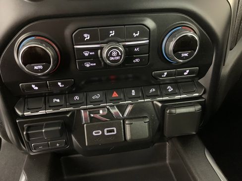 Used 2021 Chevrolet Silverado 1500 LT Trail Boss w/ Convenience Package II image 15