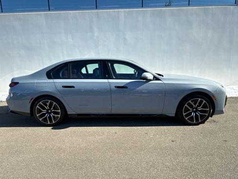Certified 2025 BMW 760i xDrive w/ Executive Package image 3