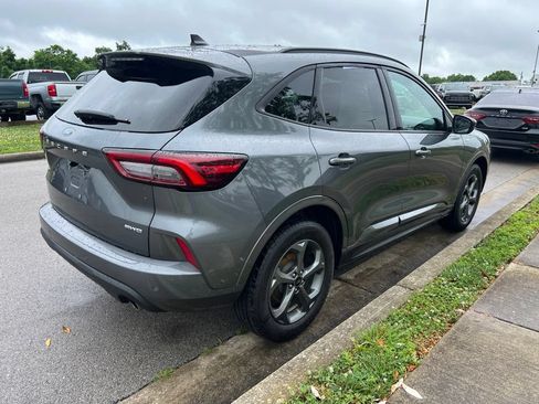 Used 2023 Ford Escape ST-Line Select w/ Tech Pack #1 AWD/4WD image 3