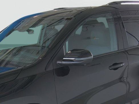 New 2026 Chevrolet Traverse Z71 w/ Enhanced Driving Package AWD/4WD image 8