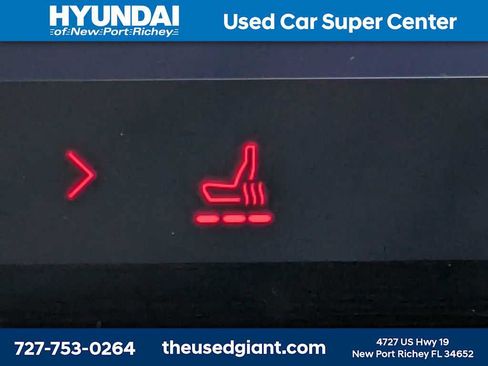 Used 2025 Ford Explorer Active RWD image 29