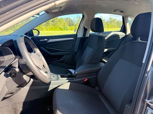 Used 2025 Volkswagen Jetta S FWD image 9
