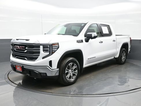 Used 2025 GMC Sierra 1500 SLT AWD/4WD image 2