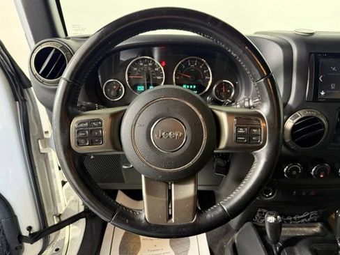 Used 2018 Jeep Wrangler Unlimited Sport AWD/4WD image 29