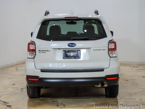 Used 2018 Subaru Forester 2.5i Premium w/ All-Weather Package AWD/4WD image 6