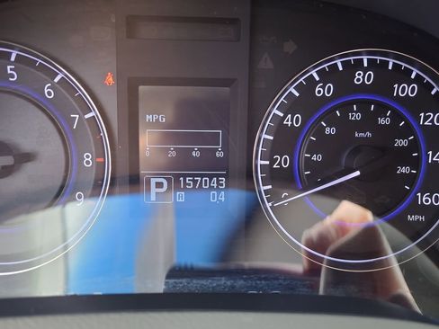 Used 2013 INFINITI G37 x w/ Premium Pkg image 32