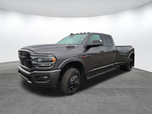 Used 2022 RAM 3500 Laramie w/ Night Edition image 3