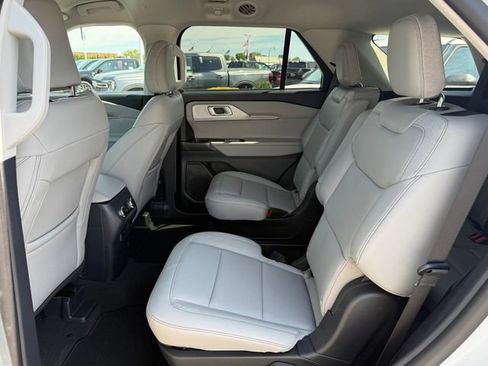 Used 2026 Ford Explorer Active w/ Active Comfort Package AWD/4WD image 14