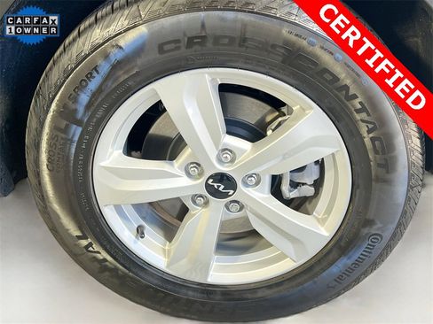 Certified 2024 Kia Sorento LX image 30