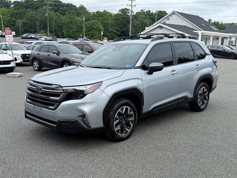 Used 2025 Subaru Forester Premium AWD/4WD image 7