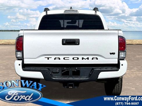 Used 2022 Toyota Tacoma TRD Off-Road w/ Technology Package image 7