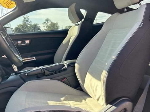 Used 2017 Ford Mustang Coupe image 17