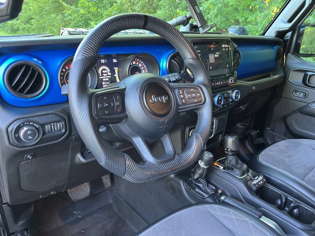 Used 2020 Jeep Gladiator Rubicon AWD/4WD image 2
