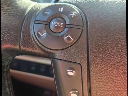 Used 2010 Toyota Sequoia Limited image 23