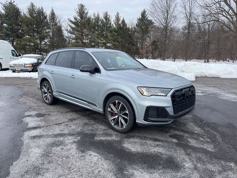 Used 2023 Audi SQ7 Prestige w/ Sport Package image 2