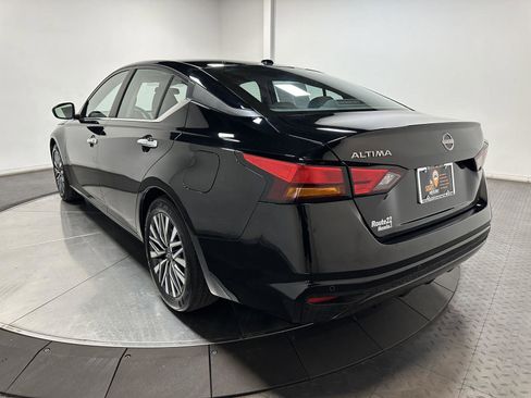 Used 2025 Nissan Altima 2.5 SV FWD image 9