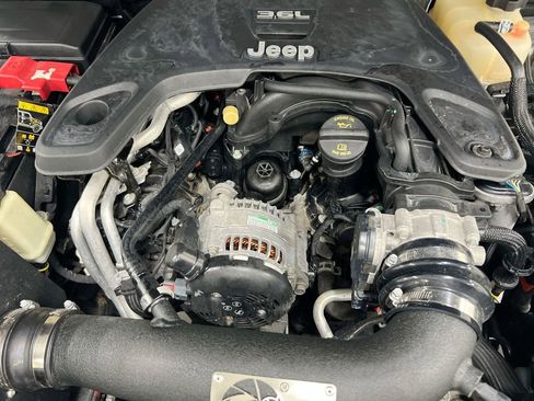 Used 2020 Jeep Wrangler Unlimited Sport S AWD/4WD image 24