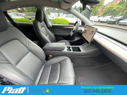 Used 2023 Tesla Model Y Long Range AWD/4WD image 57