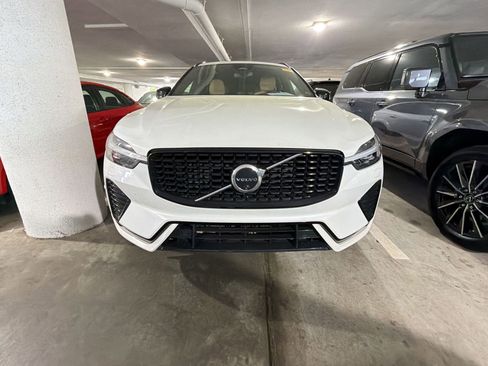 Used 2025 Volvo XC60 B5 Ultra w/ Protection Package Premier image 4