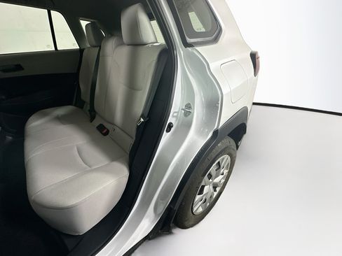 Certified 2026 Toyota Corolla Cross L FWD image 25