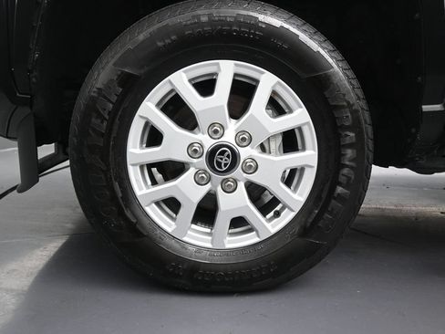 Used 2025 Toyota Tacoma SR5 RWD image 10