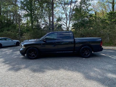 Used 2017 RAM 1500 Sport w/ Black Ram 1500 Sport Group image 8