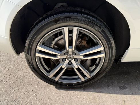 Used 2021 Volvo XC60 T6 Momentum AWD/4WD image 34