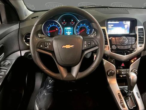 Used 2016 Chevrolet Cruze LT FWD image 18
