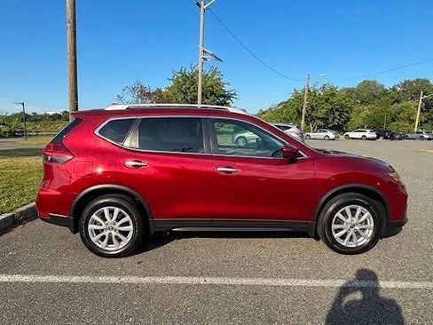 Used 2018 Nissan Rogue SV w/ Premium Package AWD/4WD image 7