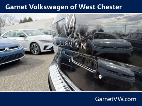 Certified 2023 Volkswagen Tiguan SE w/ Panoramic Sunroof Package AWD/4WD image 40