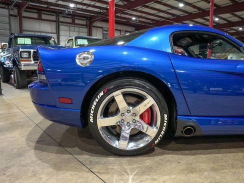 Used 2006 Dodge Viper SRT-10 w/ First Edition Group RWD image 9