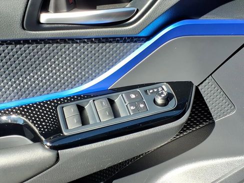 Used 2021 Toyota C-HR XLE image 28