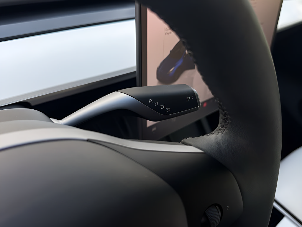 Used 2025 Tesla Model Y Long Range AWD/4WD image 13