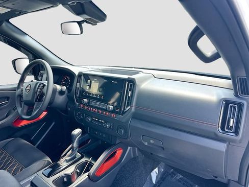 Used 2025 Nissan Frontier PRO-4X AWD/4WD image 27