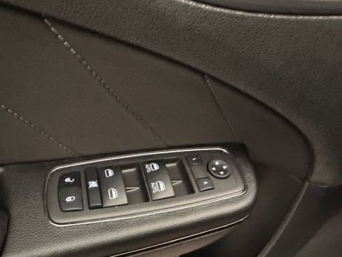 Used 2023 Dodge Charger SXT w/ Blacktop Package image 5