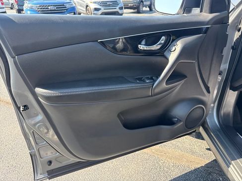 Used 2017 Nissan Rogue Sport SL AWD/4WD image 22