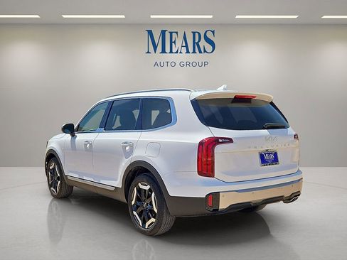 Used 2025 Kia Telluride S image 3