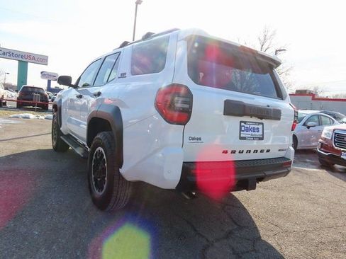 Used 2025 Toyota 4Runner TRD Off-Road Premium image 5