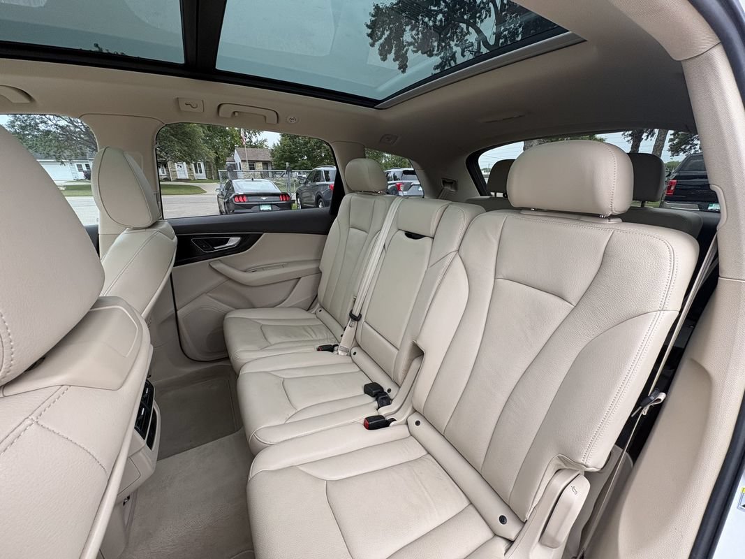 Used 2019 Audi Q7 3.0T Premium w/ Convenience Package AWD/4WD image 28