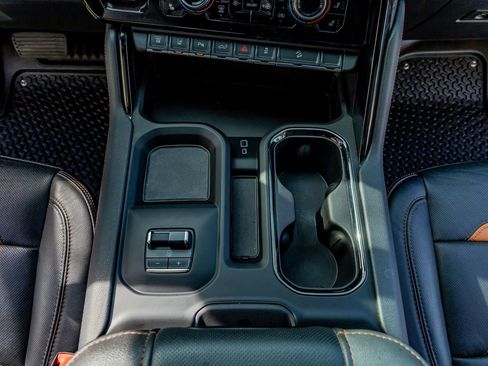 Used 2024 GMC Sierra 2500 AT4 w/ AT4 Premium Plus Package image 28