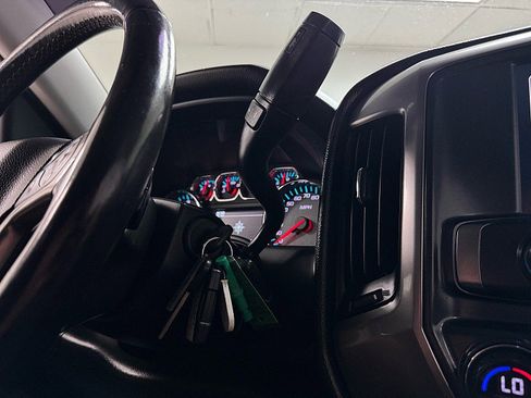 Used 2018 Chevrolet Silverado 1500 LT w/ All Star Edition image 21