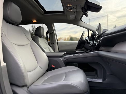 Used 2021 Toyota Sienna XLE image 27