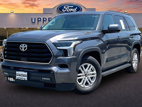 Used 2024 Toyota Sequoia SR5 w/ SR5 Premium Package AWD/4WD image 12