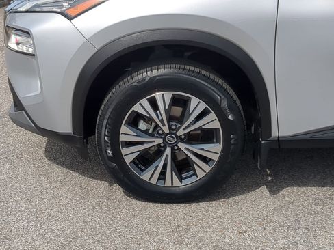 Used 2021 Nissan Rogue SV w/ Premium Package image 10