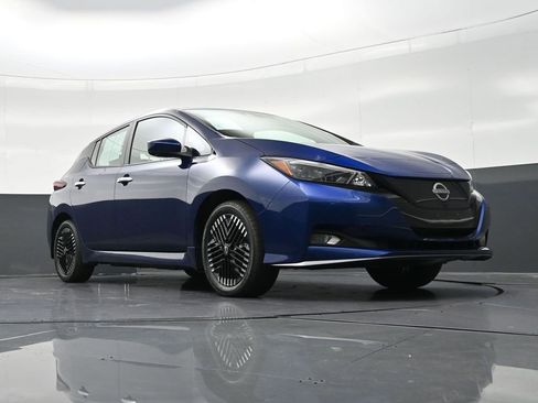 Used 2023 Nissan Leaf SV Plus image 31