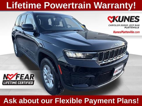 Used 2023 Jeep Grand Cherokee Laredo image 1