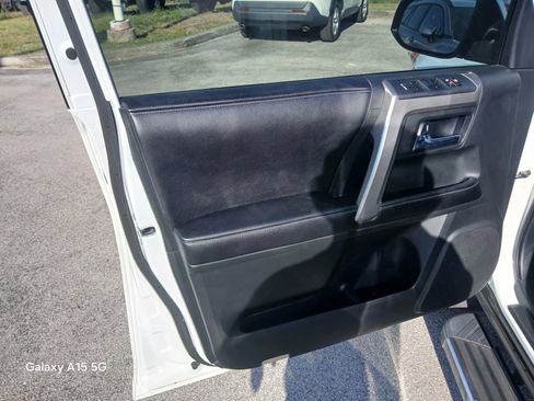 Used 2017 Toyota 4Runner SR5 RWD image 11