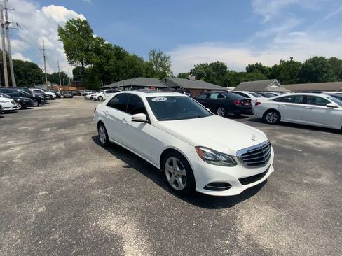 Used 2014 Mercedes-Benz E 350 4MATIC Sedan image 2