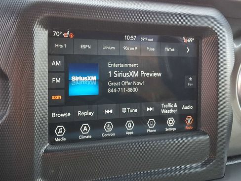 Used 2018 Jeep Wrangler Unlimited Sahara image 12