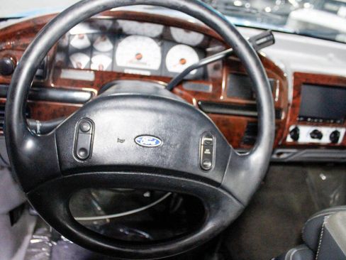 Used 1997 Ford F350 4x4 Regular Cab image 10